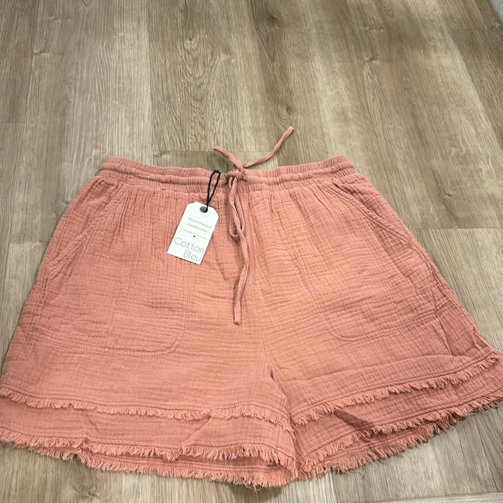 BRAND NEW WITH TAGS! Muted pink (salmon color) linen shorts!